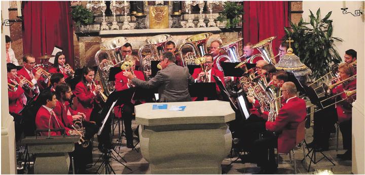 Die Musikgesellschaft Abtwil verzauberte die Besucher des Konzerts mit festlichen Klängen. Fotos: ci
