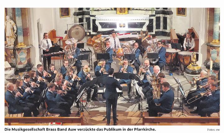Die Musikgesellschaft Brass Band Auw verzückte das Publikum in der Pfarrkirche. Fotos: ew Die Musikgesellschaft Brass Band Auw verzückte das Publikum in der Pfarrkirche. Fotos: ew
