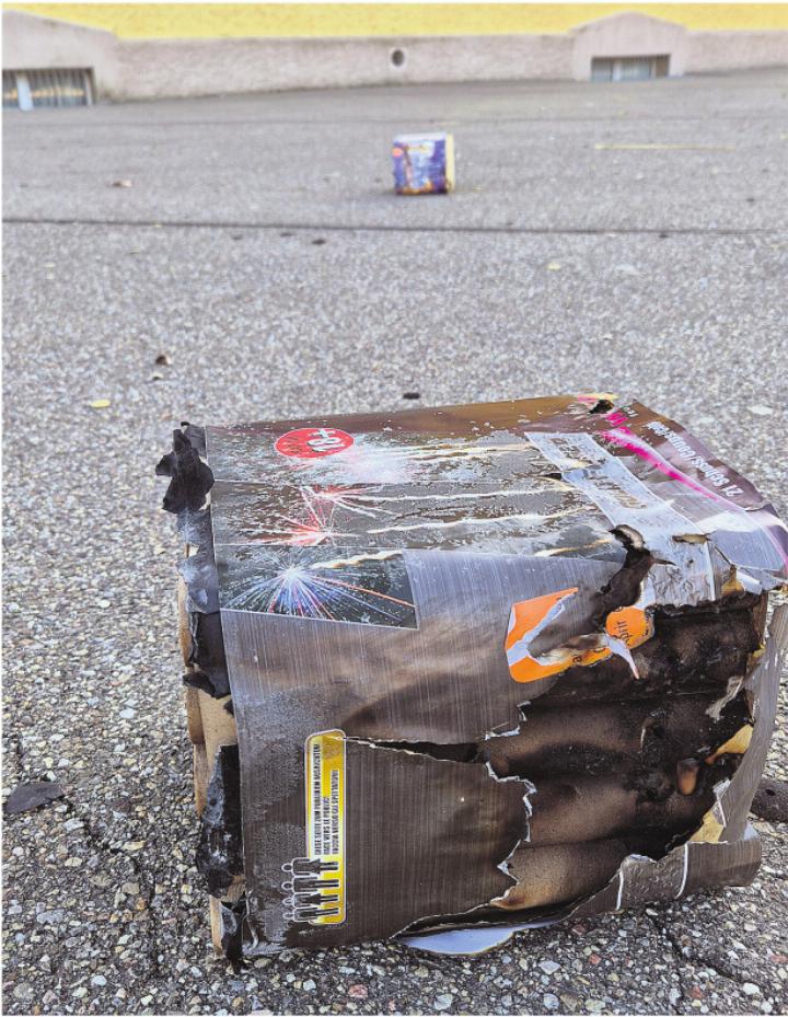 Viel Abfall beim Feuerwehrmagazin... Viel Abfall beim Feuerwehrmagazin...