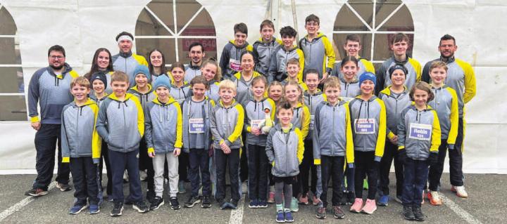 Eine grosse Schar schneller Merenschwander war beim Bremgartner Reusslauf dabei.
Foto: zVg