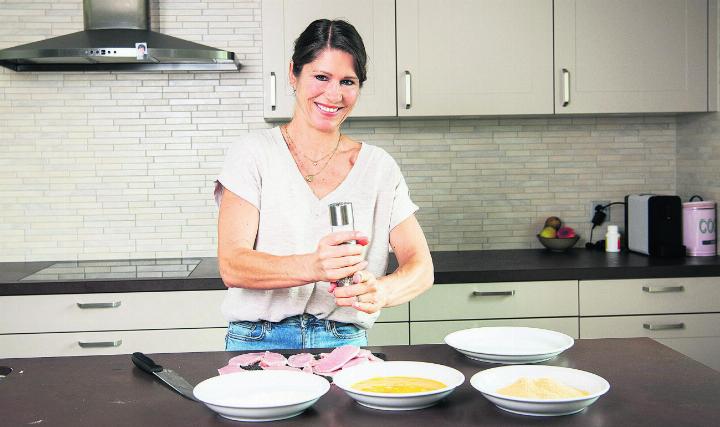 In der Küche verbringt Fabienne Isenegger viel Zeit. Sie kocht nicht gerne nach Rezept, viel lieber experimentiert sie.