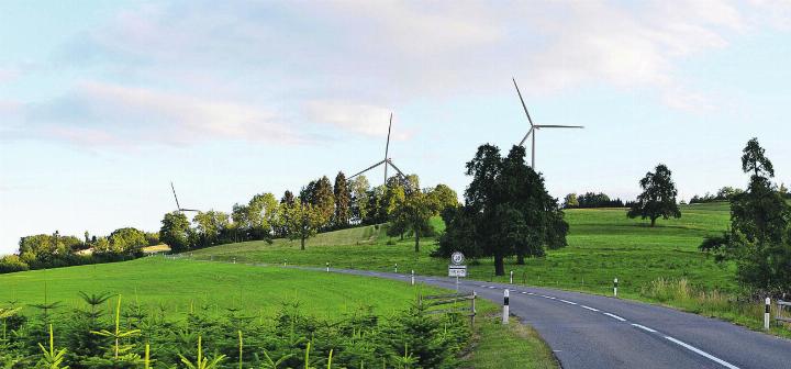 Der Windpark auf dem Lindenberg gibt weiterhin zu reden. Über 40 Einwendungen müssen geprüft werden. Visualisierung: zVg