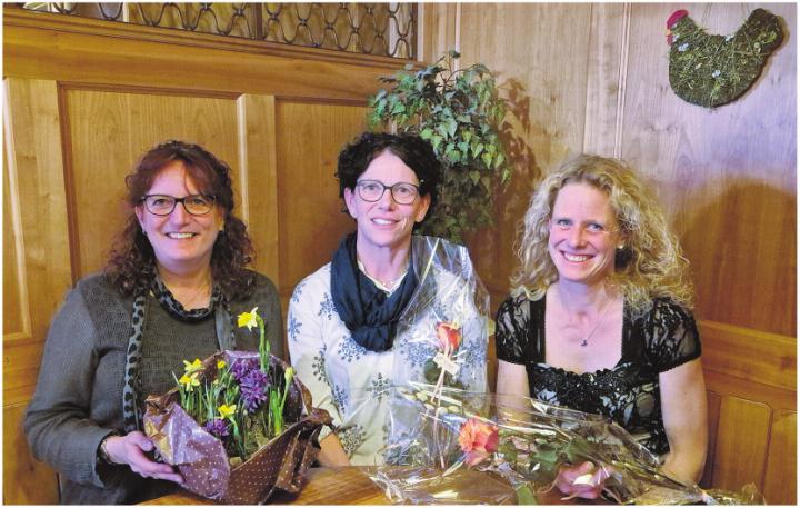Jubilarin Katja Zimmermann, neues Mitglied Corinne Villiger und neue Revisorin Mireille Bühlmann (von links). Foto: zVg