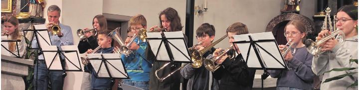 22 Ohren: Wachsam beim Intonieren und beim Zusammenspiel. Foto: zVg