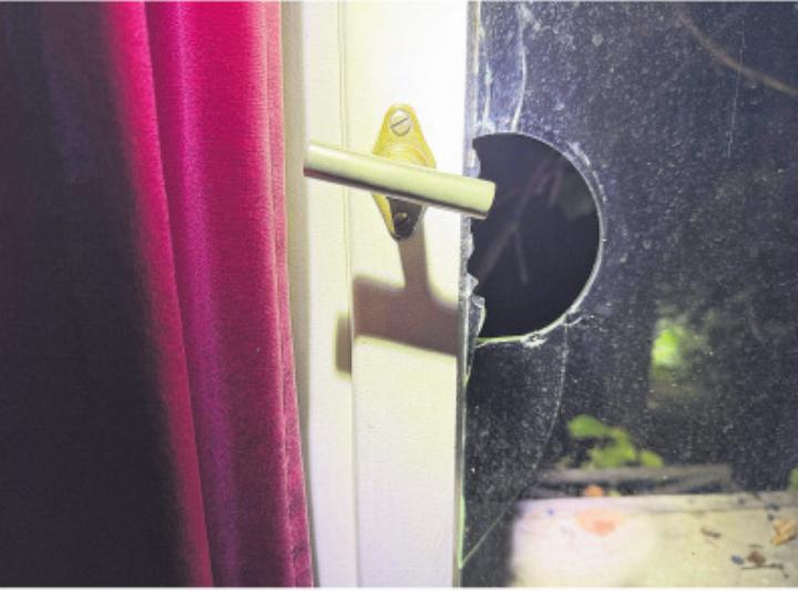 Mit Glasschneider in die Wohnung. Foto: zVg