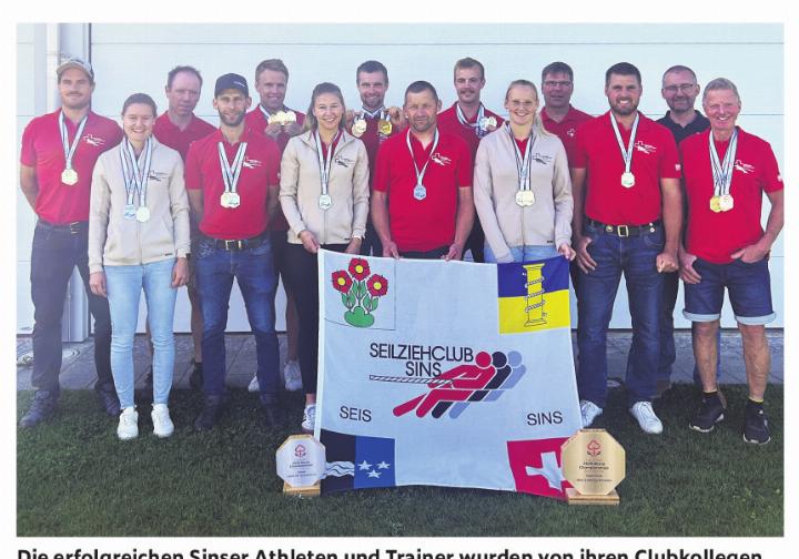 Die erfolgreichen Sinser Athleten und Trainer wurden von ihren Clubkollegen letzten Sonntag empfangen. Auf dem Bild fehlen: Michael Hurschler, David Marty und Silvan Peter. Foto: zVg