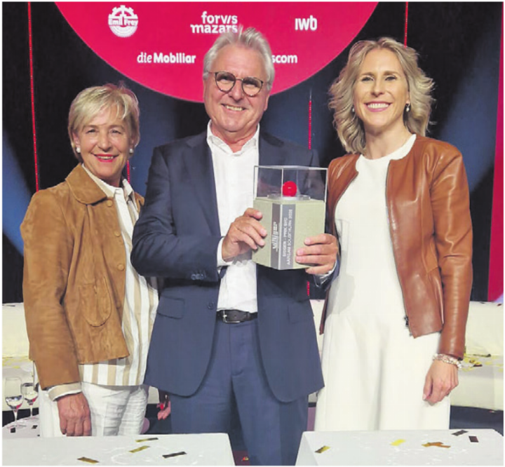 Edith und Paul Villiger mit Tochter Michèle freuen sich über den Prix SVC Aargau Solothurn.
