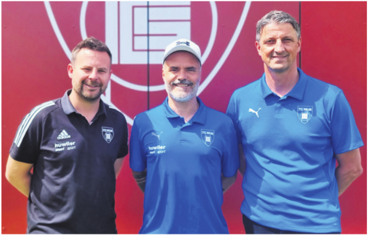 Dominik Etter, Sportlicher Leiter 26/27, Antonio Bozzi, Trainer, Benno Burkard, Präsident (von links).  Foto: zVg