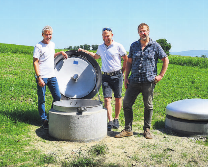 Alfred Heer, Präsident und Brunnenmeister WV Auw, Stephan Bucher, Brunnenmeister Beinwil, Lucas Beck, Gemeinderat Beinwil (von links). Foto: zVg
