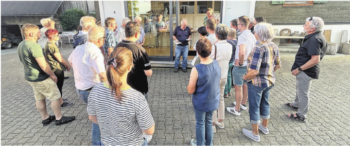 Reges Interesse der rund 40 Teilnehmenden am Sommerhöck von Die Mitte Sins. Foto: Pius Vogel
