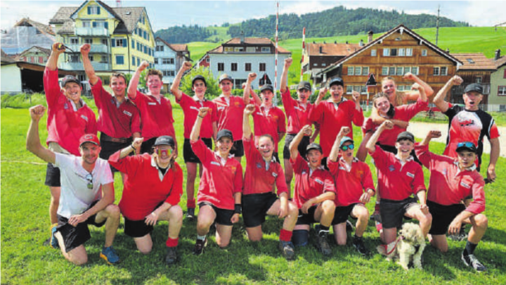 Das Jugend U19 freut sich über den ersten Saisonsieg. Foto: zVg