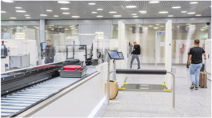 Sämtliche 26 Kontrolllinien im Sicherheitskontrollgebäude sind mit der neuen Technologie ausgestattet. Foto: zVg