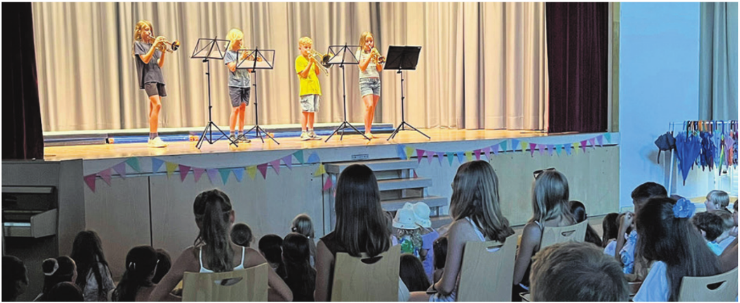 Bei der Talent-Show zeigten einige Kinder, was sie während des Jahres gelernt haben. Fotos: rah Bei der Talent-Show zeigten einige Kinder, was sie während des Jahres gelernt haben. Fotos: rah