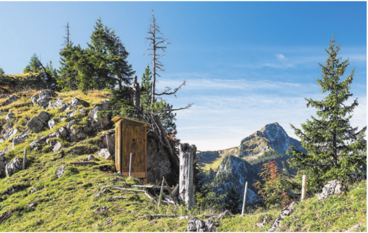 Ein stilles Örtchen mit Weitsicht: Outdoor-Toiletten tragen dazu bei, die Natur entlang beliebter Wanderwege sauber zu halten. Foto: zVg Ein stilles Örtchen mit Weitsicht: Outdoor-Toiletten tragen dazu bei, die Natur entlang beliebter Wanderwege sauber zu halten. Foto: zVg
