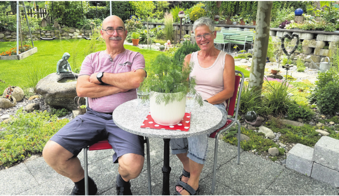 Toni und Ursi Steiner an einem der lauschigen Apéroplätzchen. Fotos: rah Toni und Ursi Steiner an einem der lauschigen Apéroplätzchen. Fotos: rah