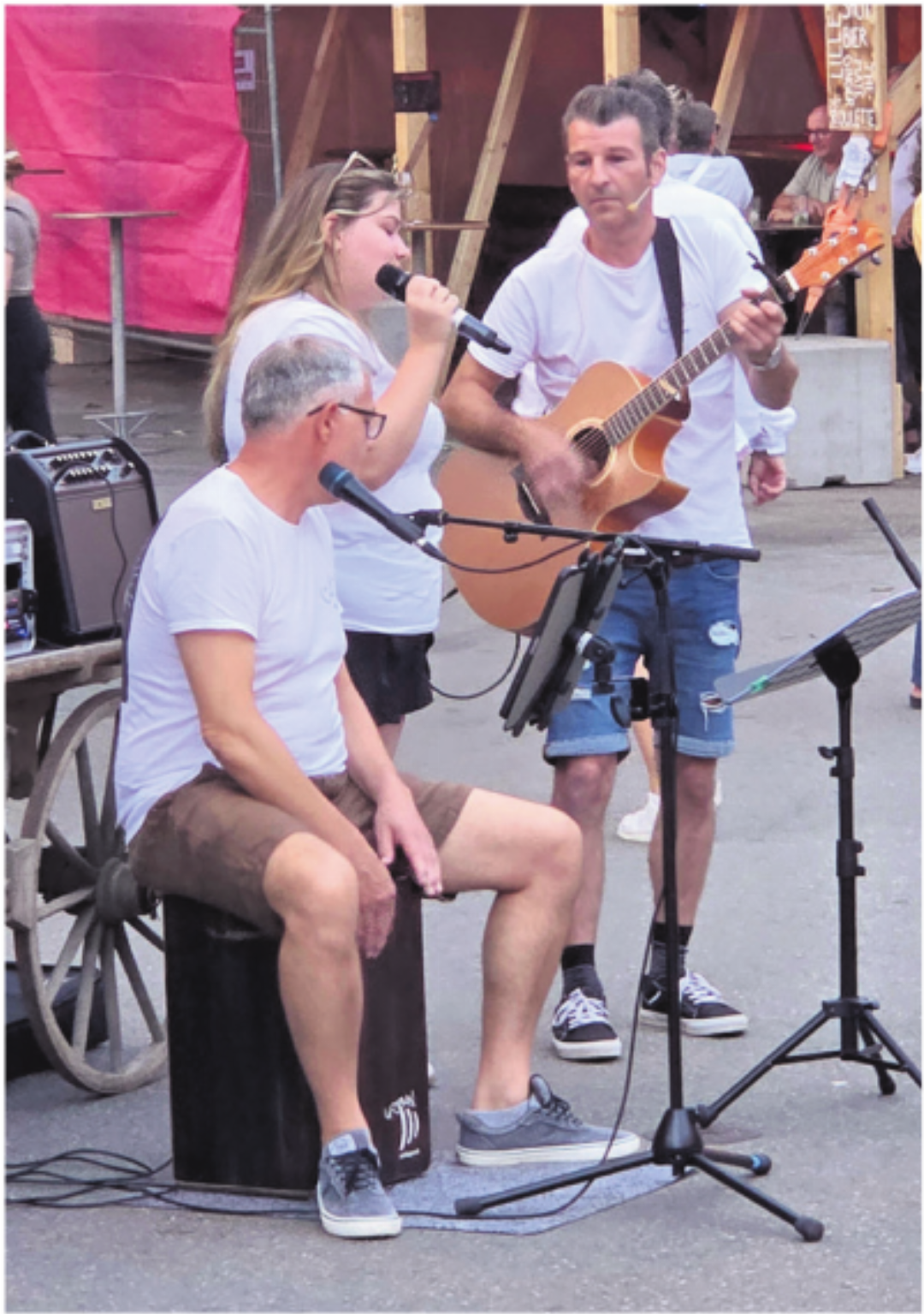 aMix musizierte am Sonntag. aMix musizierte am Sonntag.