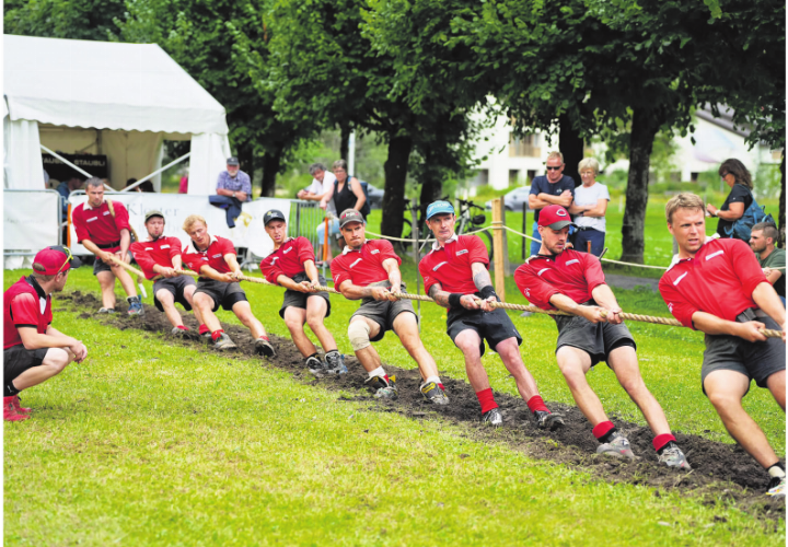 Die Herren 580 kg freuen sich über den Meistertitel. Foto: zVg