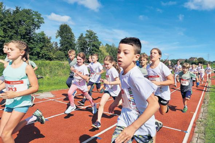 Freiämter Schulklassen sind am Herbstlauf gratis am Start. Foto: zVg