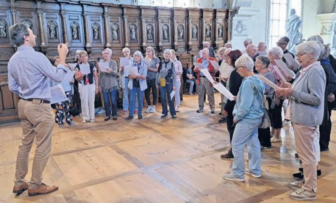 In der grossen Kirche wurden zwei Lieder zum Besten gegeben. Foto: zVg In der grossen Kirche wurden zwei Lieder zum Besten gegeben. Foto: zVg
