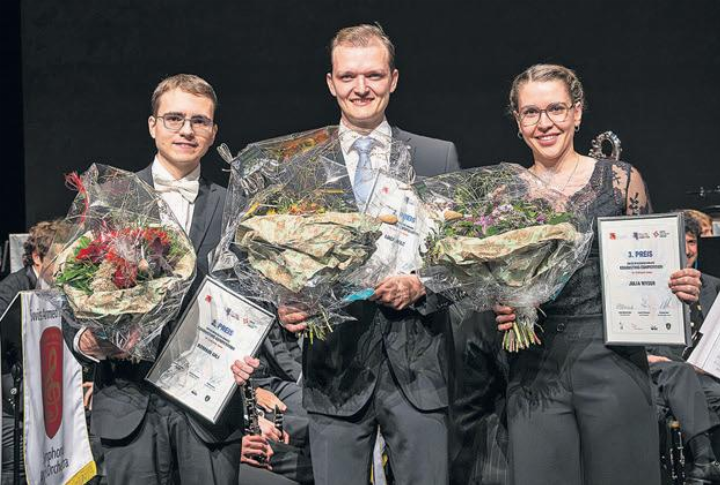 Zweiter Platz: Romain Gilli gemeinsam mit Luca Belz. Dritter Platz: Julia Wyser (von links). Fotos: zVg