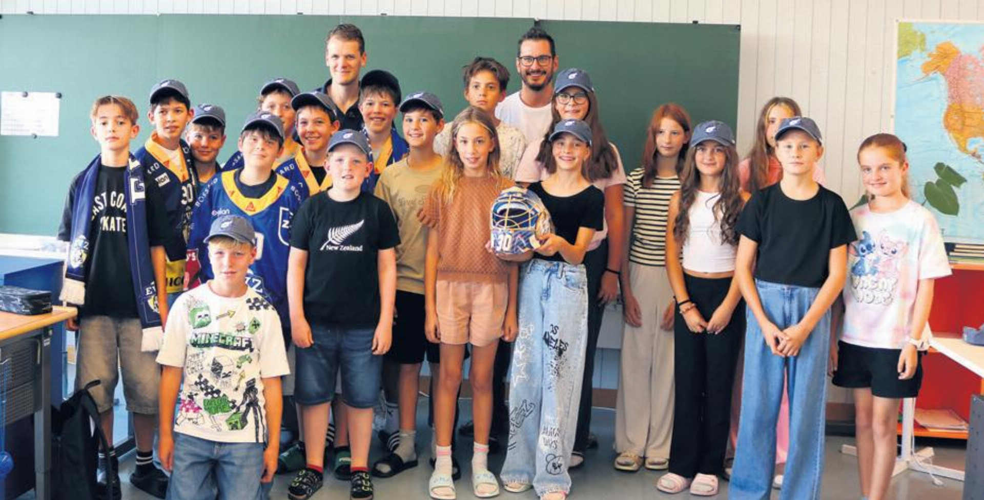 Eishockey-Torhüter Genoni besucht die Schule Oberrüti - Das Bild wird blockiert. – Möglicherweise durch einen aktiven Adblocker.