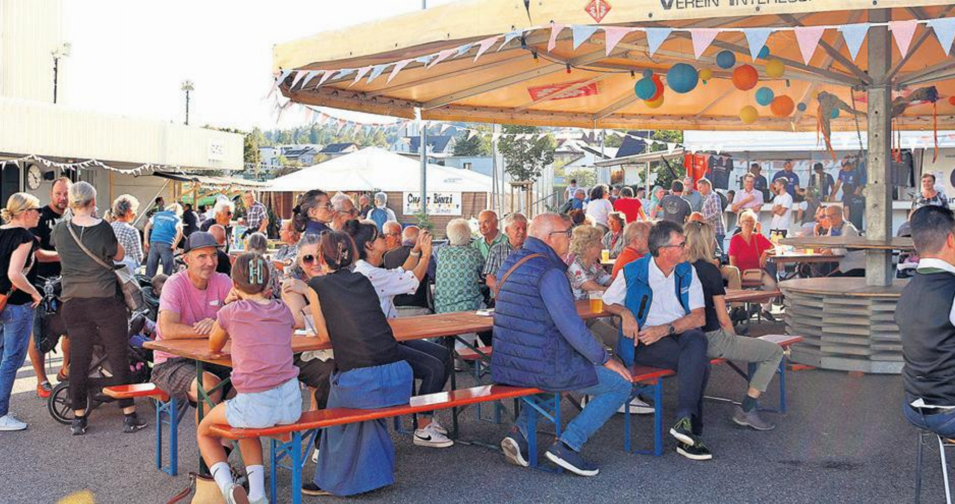 Grandioses zweitägiges Dorffest - Das Bild wird blockiert. – Möglicherweise durch einen aktiven Adblocker.