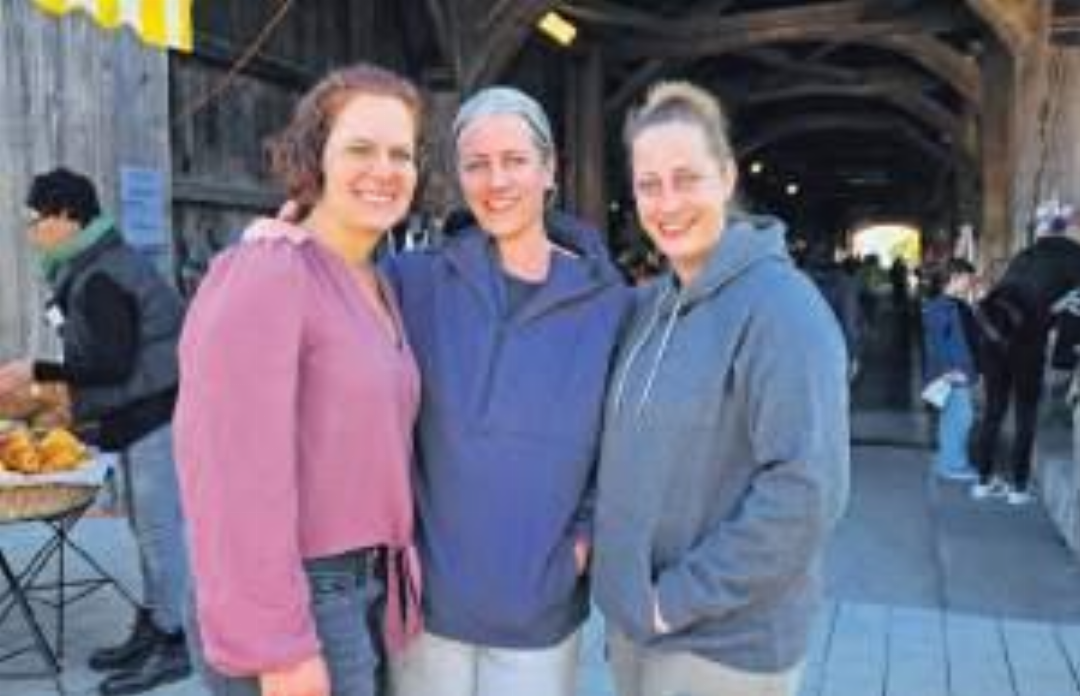 Edith Mathis, Rahel Iten und Stefanie Probst vom Verein Brückenmarkt (von links). Edith Mathis, Rahel Iten und Stefanie Probst vom Verein Brückenmarkt (von links).