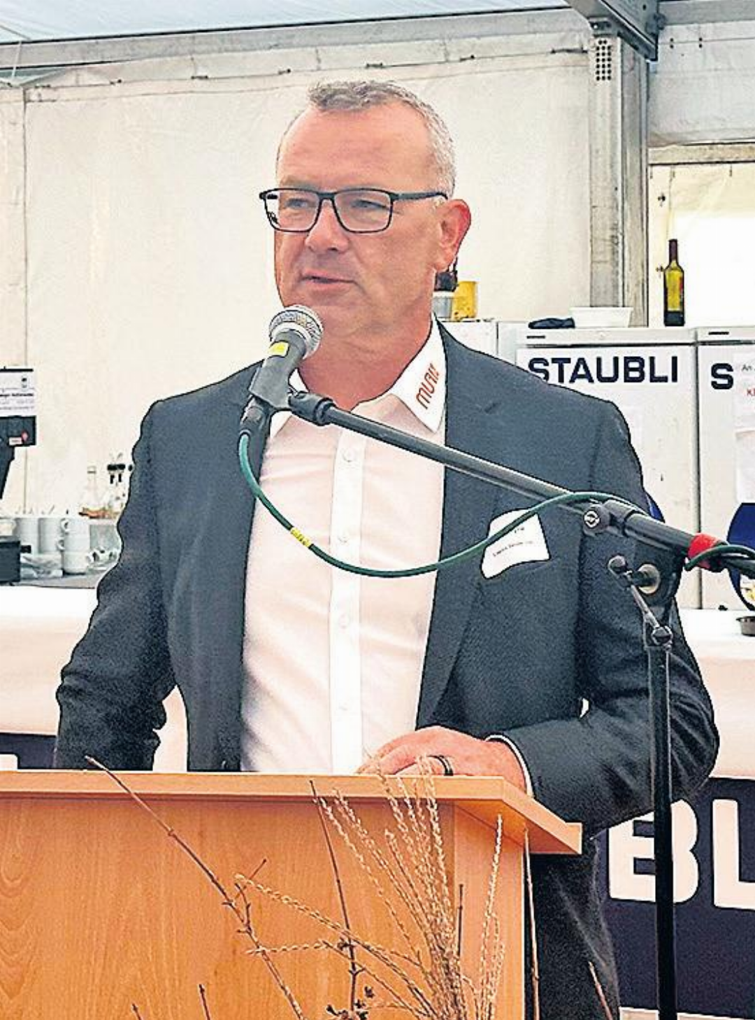 Urs Beyer, Präsident des Gewerbevereins Muri und Umgebung, dankt dem OK für die grossartige Ausstellung. Urs Beyer, Präsident des Gewerbevereins Muri und Umgebung, dankt dem OK für die grossartige Ausstellung.