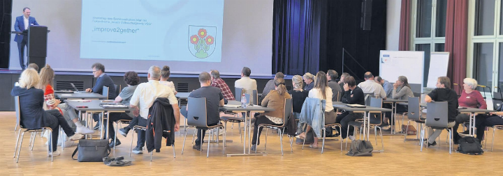 Gemeinderäte aus 19 Gemeinden trafen sich in Sins. Foto: zVg