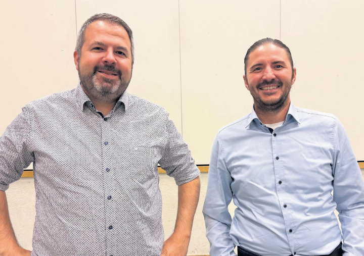 Patrick Hochstrasser vom Kanton und Stefan Marxer vom Ingenieurbüro informierten. Foto: rah Patrick Hochstrasser vom Kanton und Stefan Marxer vom Ingenieurbüro informierten. Foto: rah